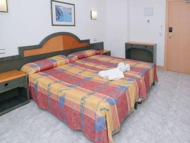 Hostal Rosalia Sant Antoni de Portmany Exterior foto