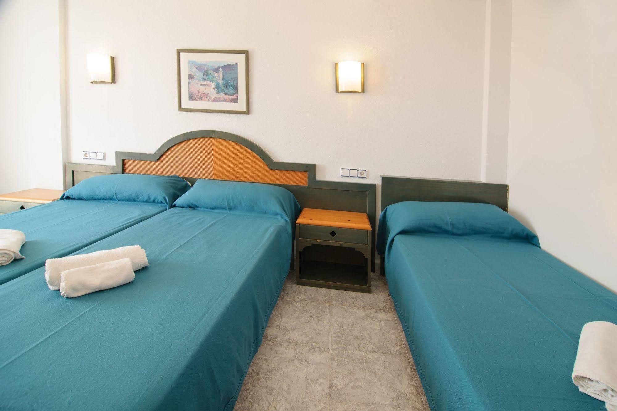 Hostal Rosalia Sant Antoni de Portmany Exterior foto